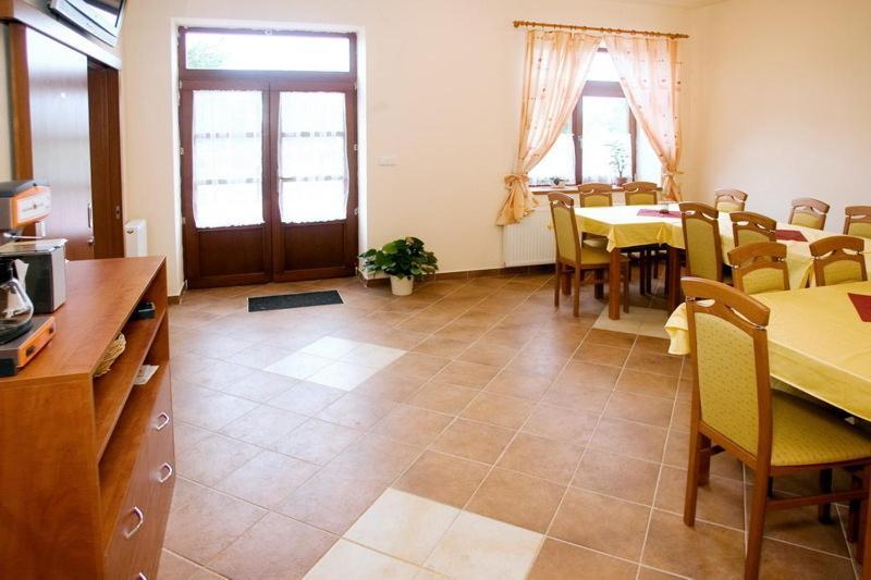 Pension Smetanuv Statek Hradec Králové Exteriér fotografie